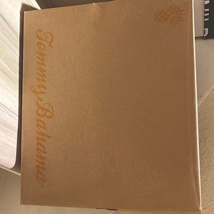 These are the Whist, Wood heels are from the popular island lifestyle. TB